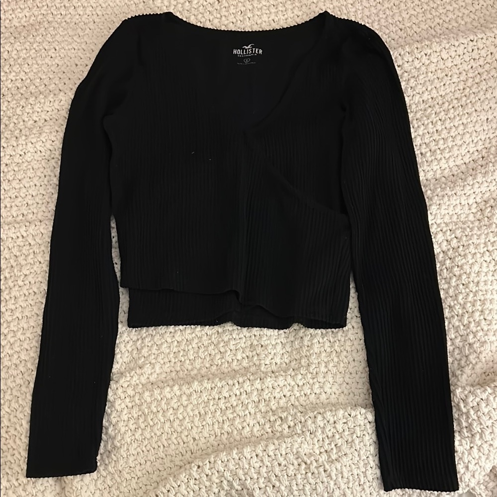 Hollister Women's Black Long Sleeve Ribbed Tee